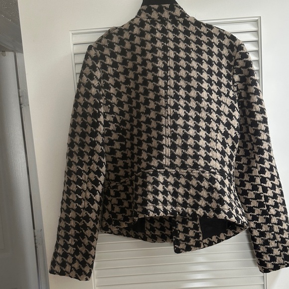 Banana Republic Houndstooth Blazer in Black and Cream - Picture 5 of 8
